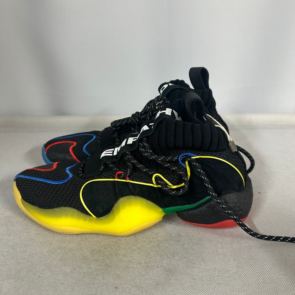 아디다스 크레이지 BYW X 퍼렐윌리엄스 스니커즈 상품이미지2