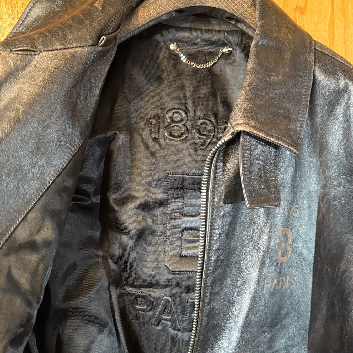 벨루티 파티나 가죽 봄버 자켓 판매 합니다. 상품이미지6