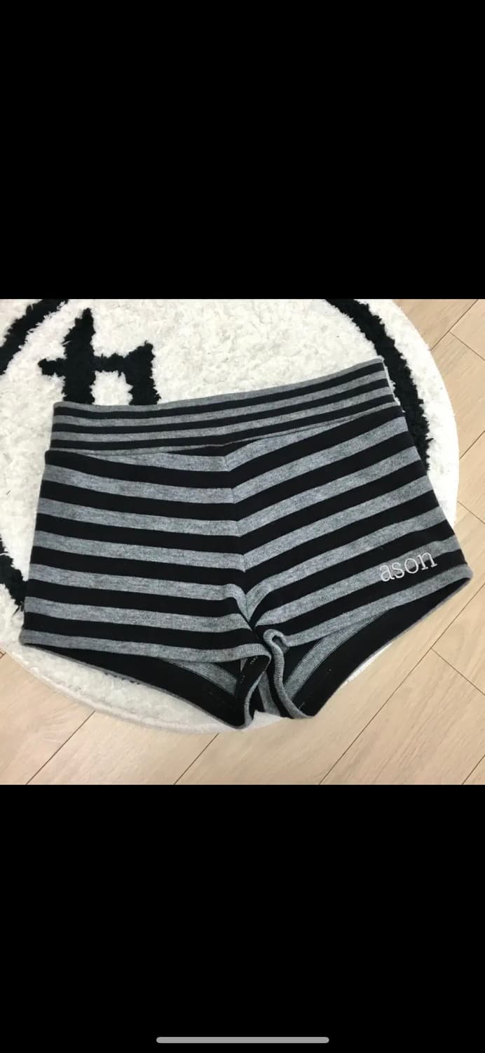 애즈온 스트라이프 마이크로 쇼츠 상품이미지1