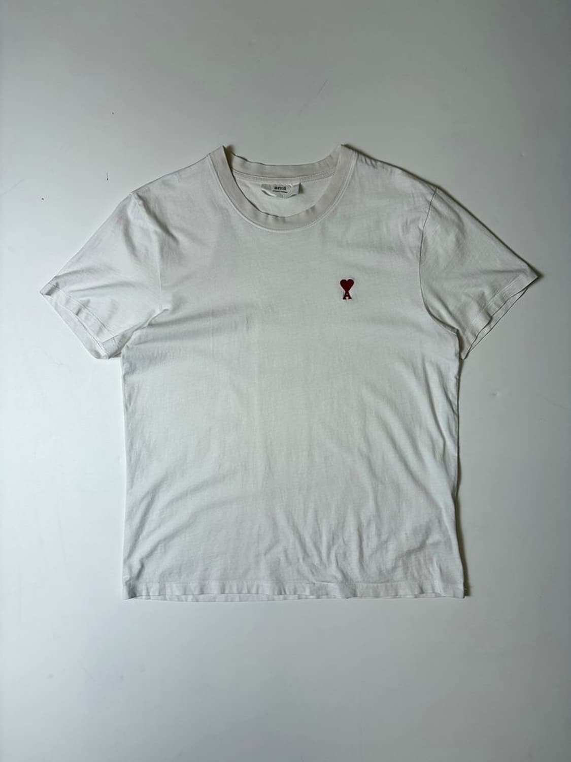 아미 AMI 스몰 하트 로고 반팔 티셔츠 PN9564 상품이미지1