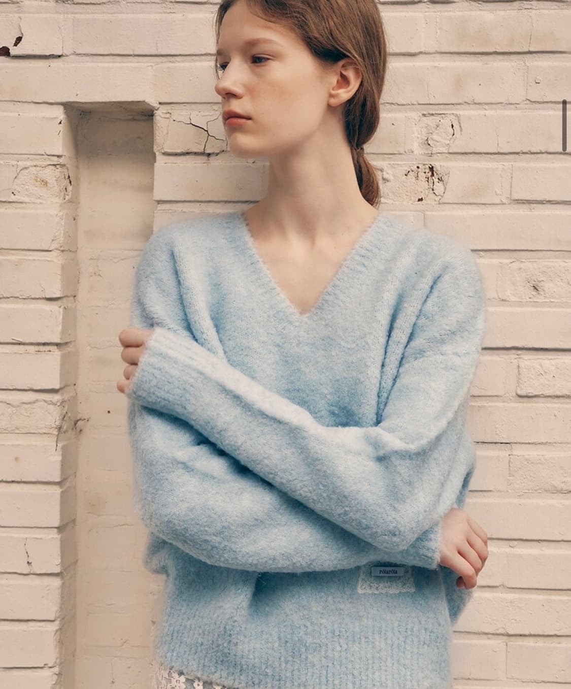 로라로라 부클 브이넥 니트 라이트 블루 상품이미지3