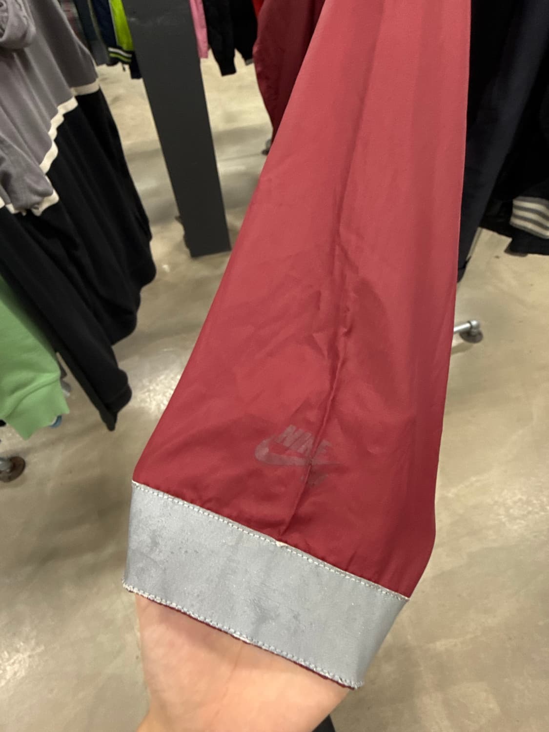 나이키 버건디 투웨이 바람막이 상품이미지4