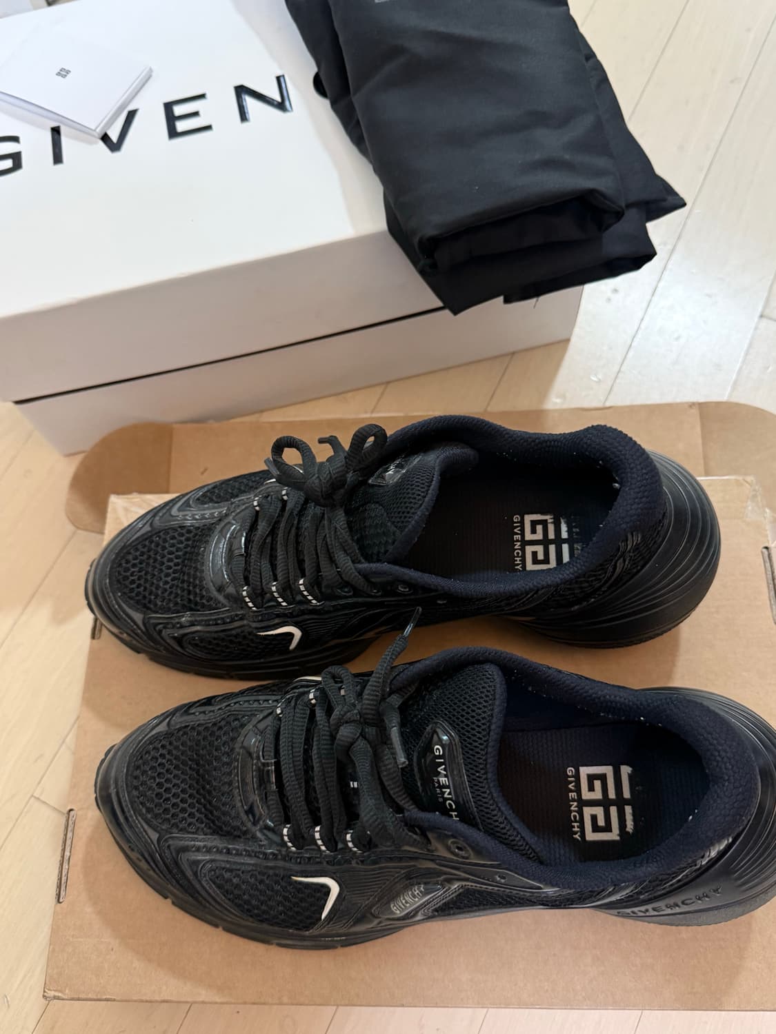 지방시 TK MX 44사이즈 풀박 상품이미지3