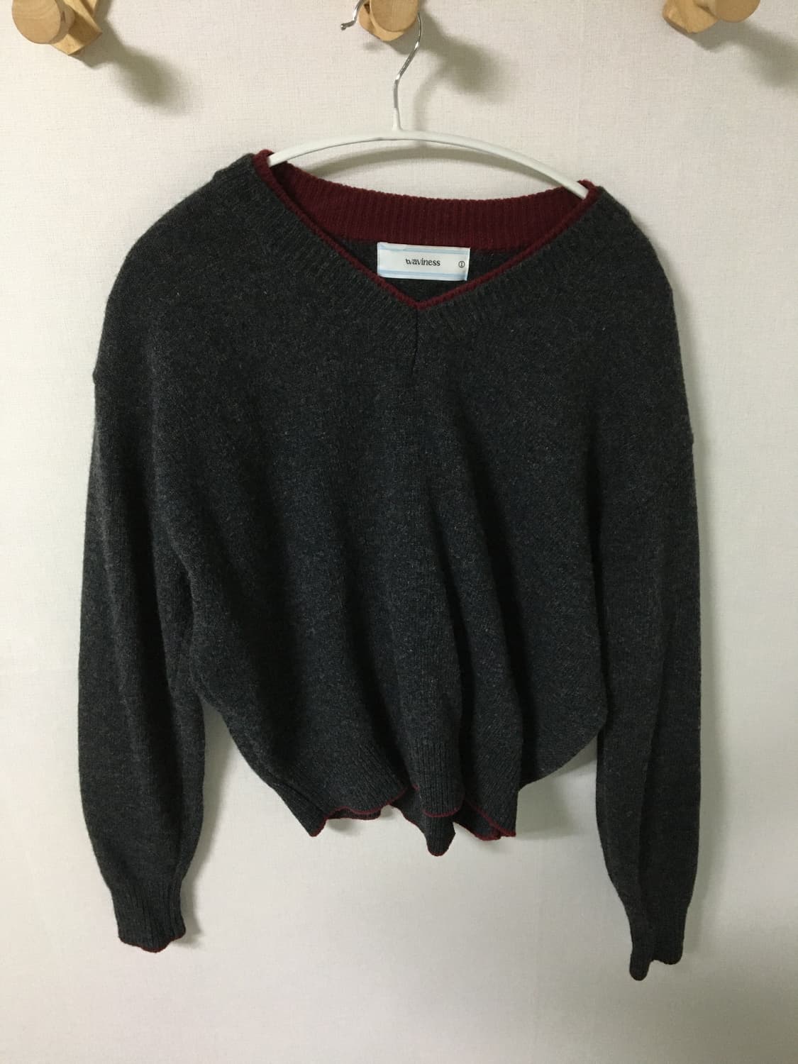 웨이비니스 레이어드 브이넥 니트 상품이미지1