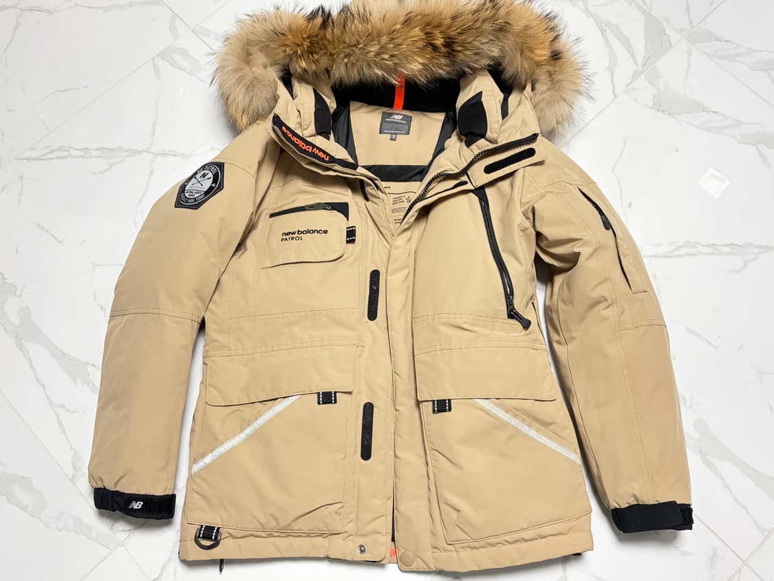 남녀공용 뉴발라스 구스다운 패딩 M 95 사이즈 팔아요 상품이미지1