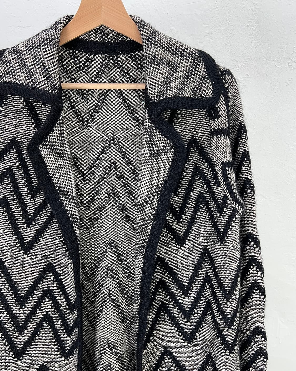 요지야마모토 블랙 믹스드 쉐브론 케이프 트위드 니트 가디건  상품이미지3