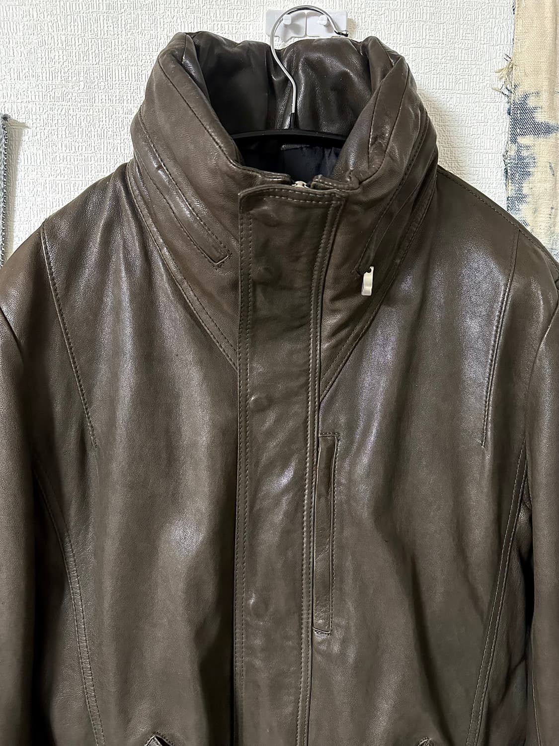 솔리드 옴므 램스킨 하이넥 히든후드 레더자켓 상품이미지2