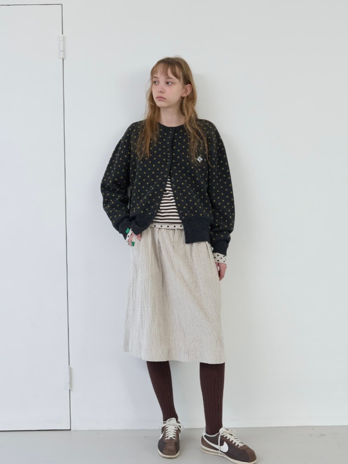 [새상품] 노컨텐츠 도트 울가디건 차콜 상품이미지2