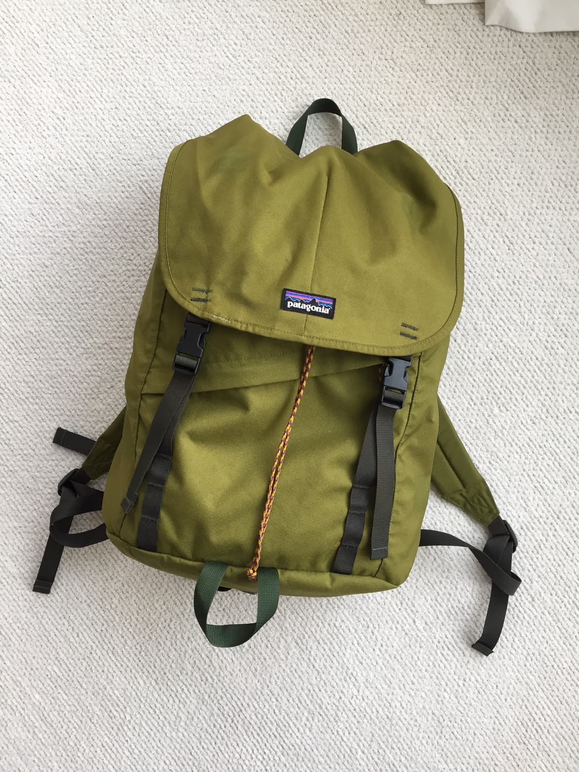 파타고니아 백팩 올리브 상품이미지1