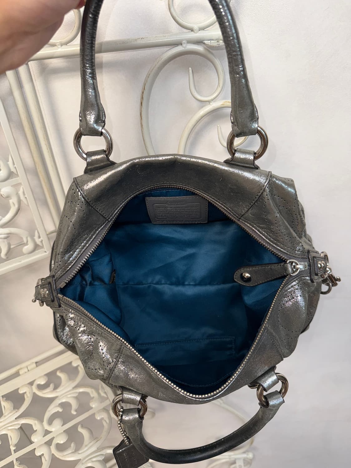Coach metal silver buckle logo 숄더백  상품이미지5