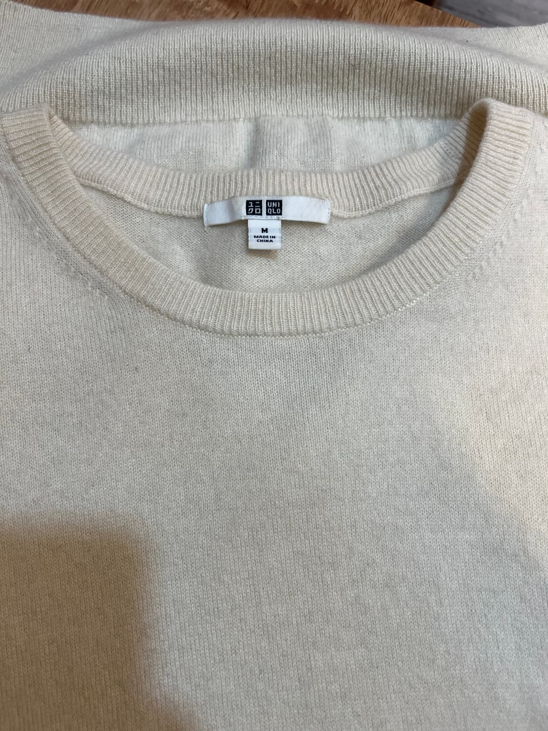 유니클로 여성 아이보리 캐시미어100니트 반팔라운드니트 상품이미지5