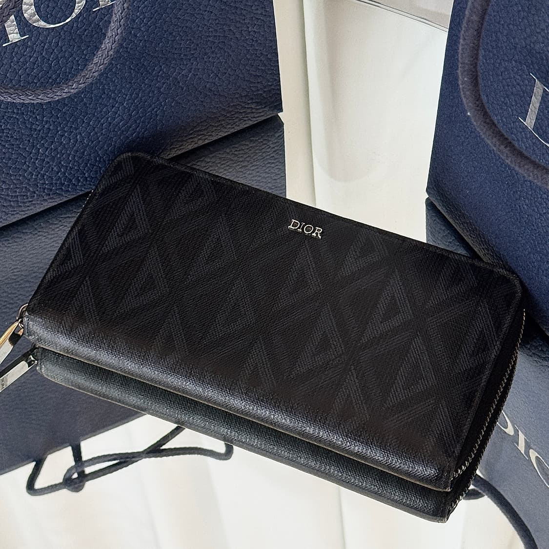[정품] 디올 CD 다이아몬드 지퍼돌이 장지갑 블랙 상품이미지1