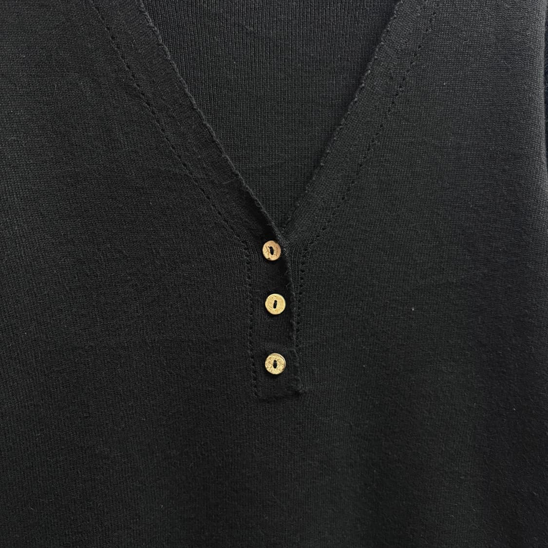 45rpm studio 블랙 코튼 브이넥 롱슬리브 상품이미지3