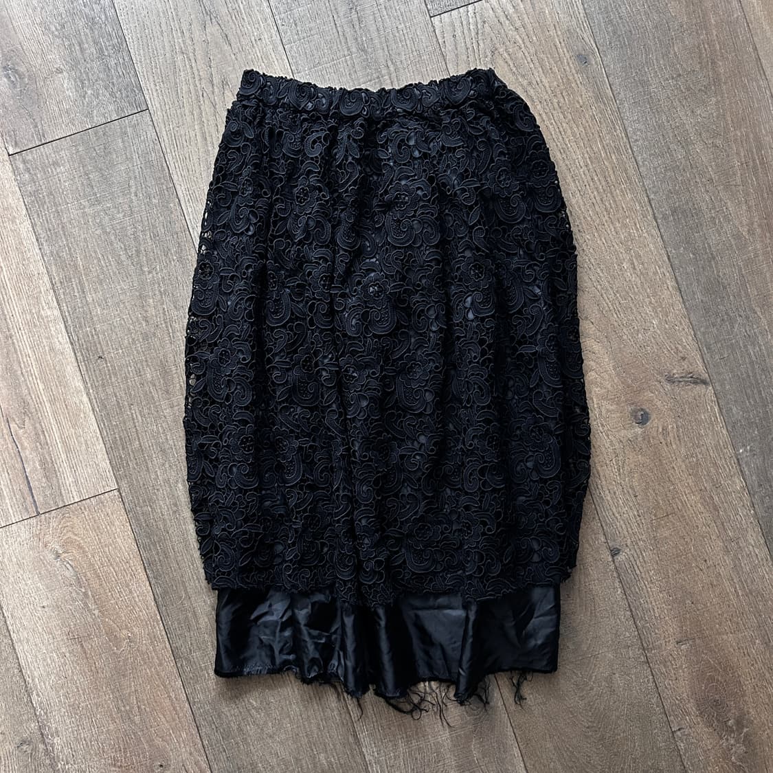 Bulky Lace Distressed Skirt 상품이미지6