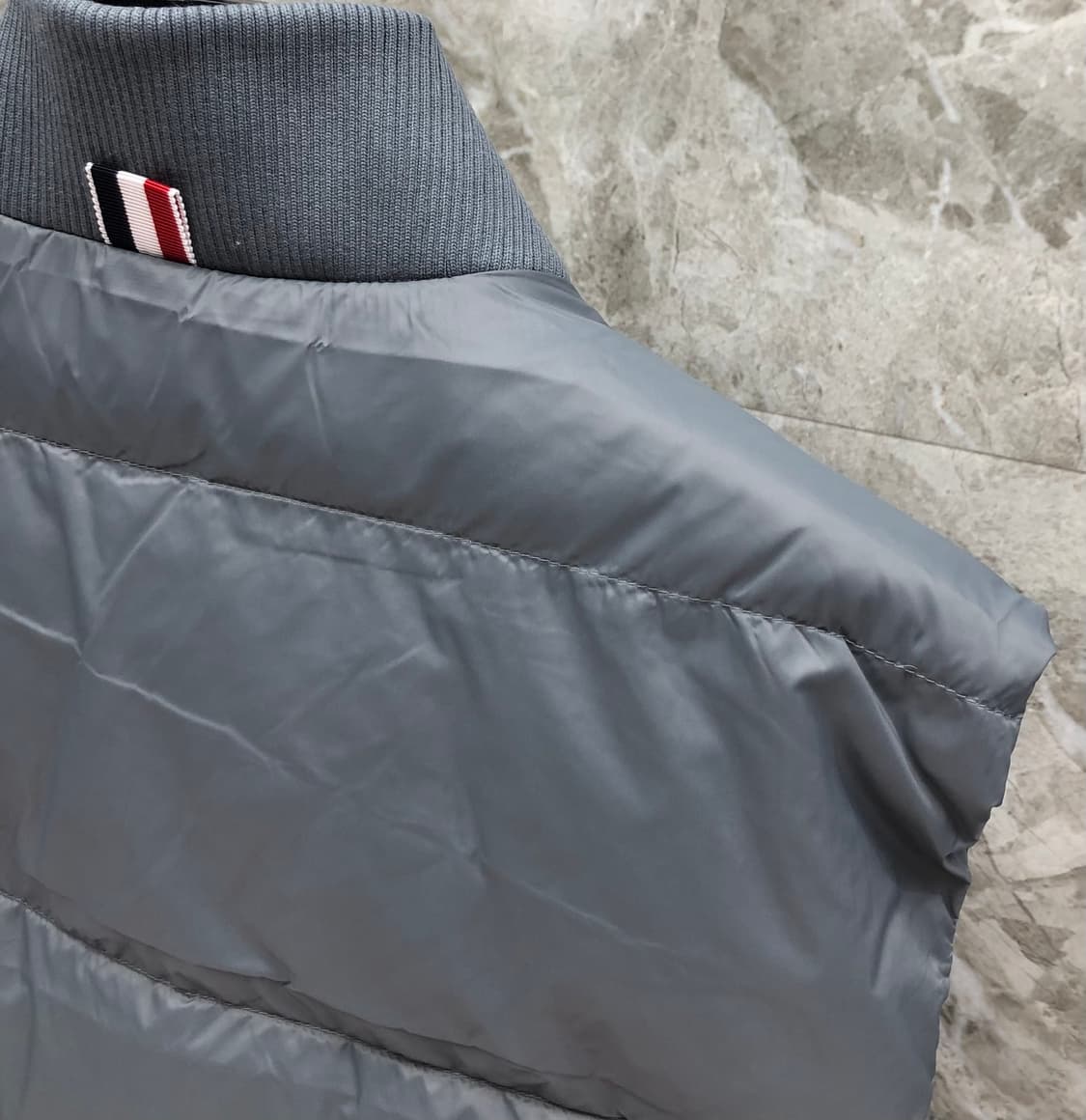 톰브라운 패딩 베스트 그레이 상품이미지2