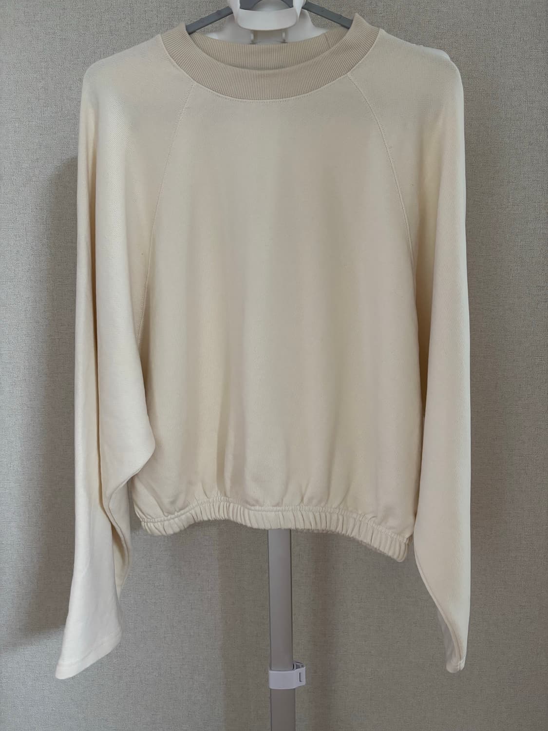 노니에르 NONNIERE 아이보리 맨투맨 FREE 상품이미지1