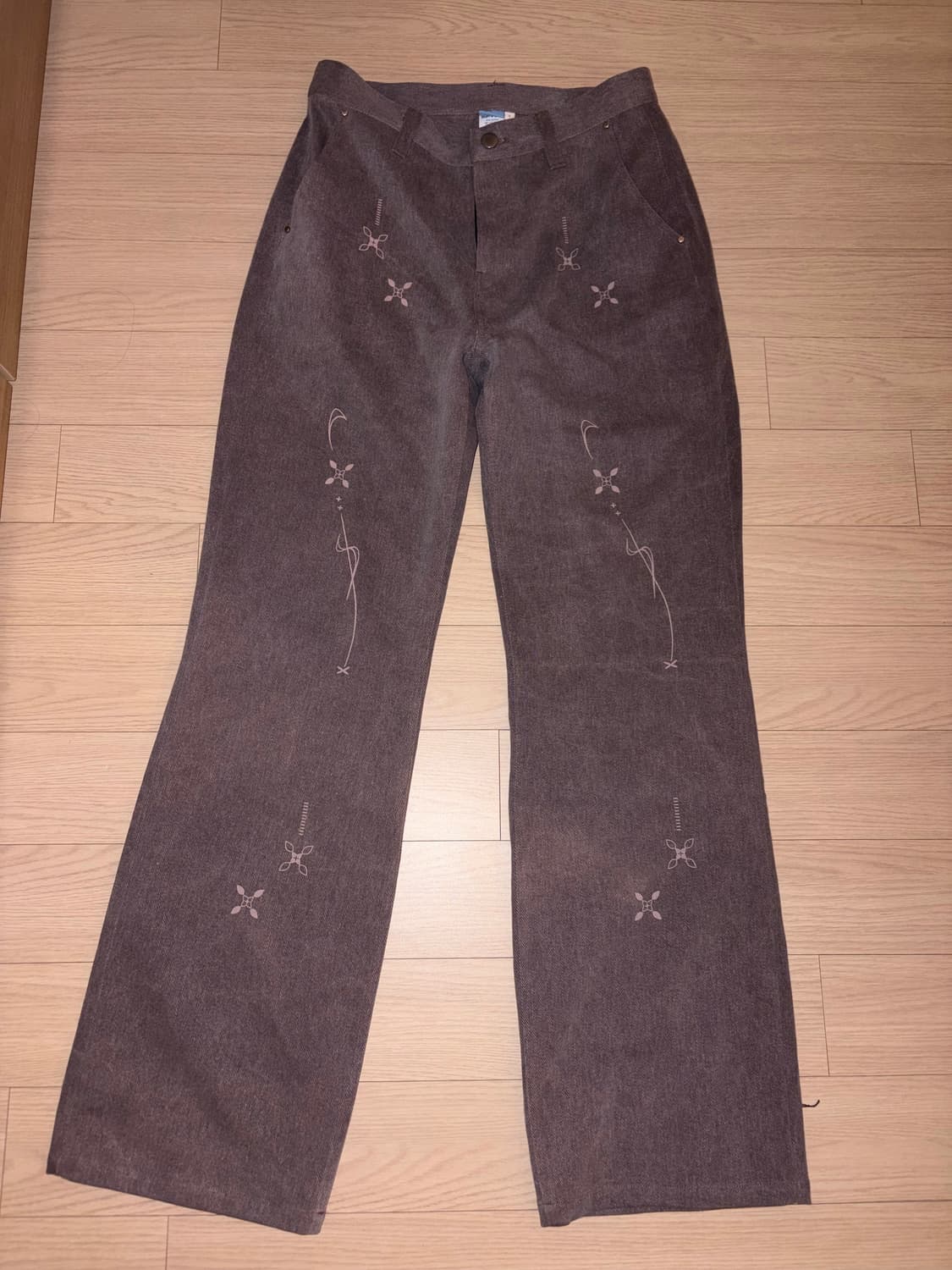 FLOWER PRINTED PIGMENT PANTS (BROWN) 상품이미지3