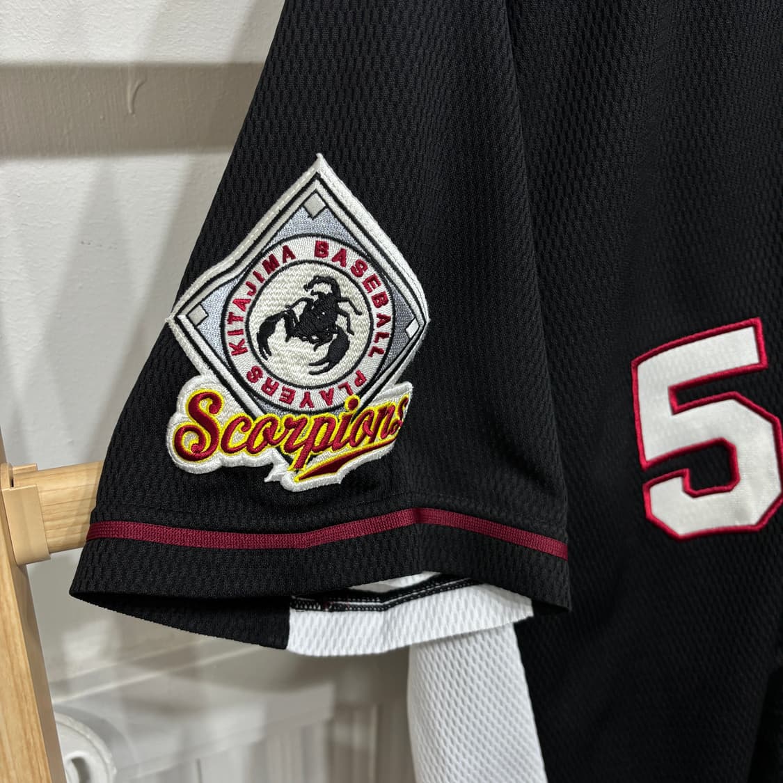 데상트 Scorpions 야구 유니폼 블랙 상품이미지2