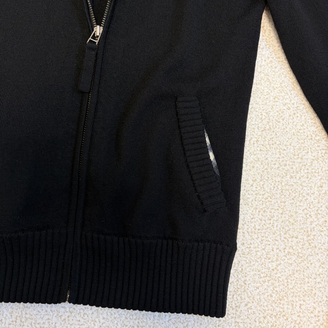 버버리 울 니트 집업 가디건 블랙 상품이미지3