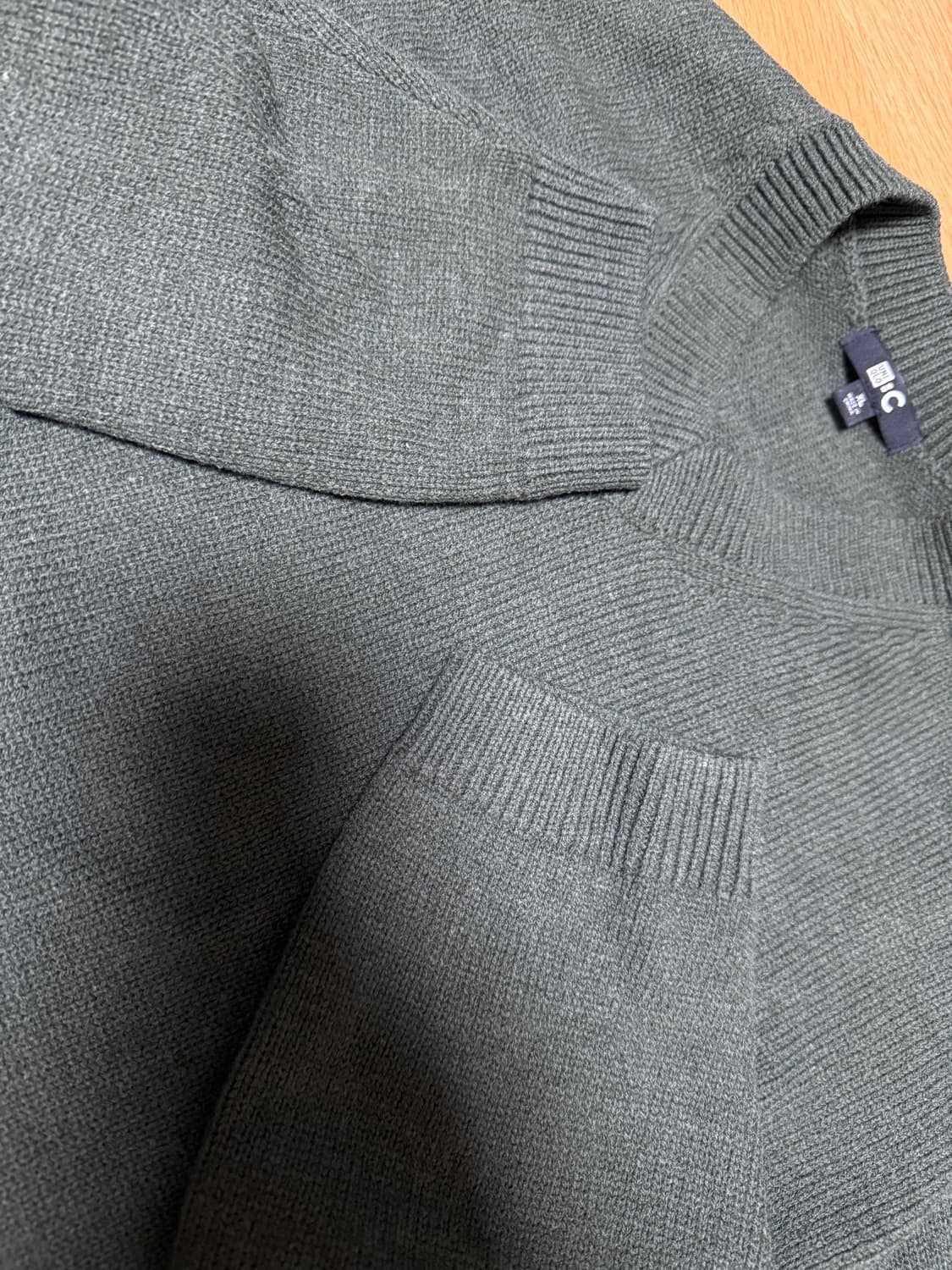 유니클로c 브이넥니트 핏더사이즈 xl 상품이미지2