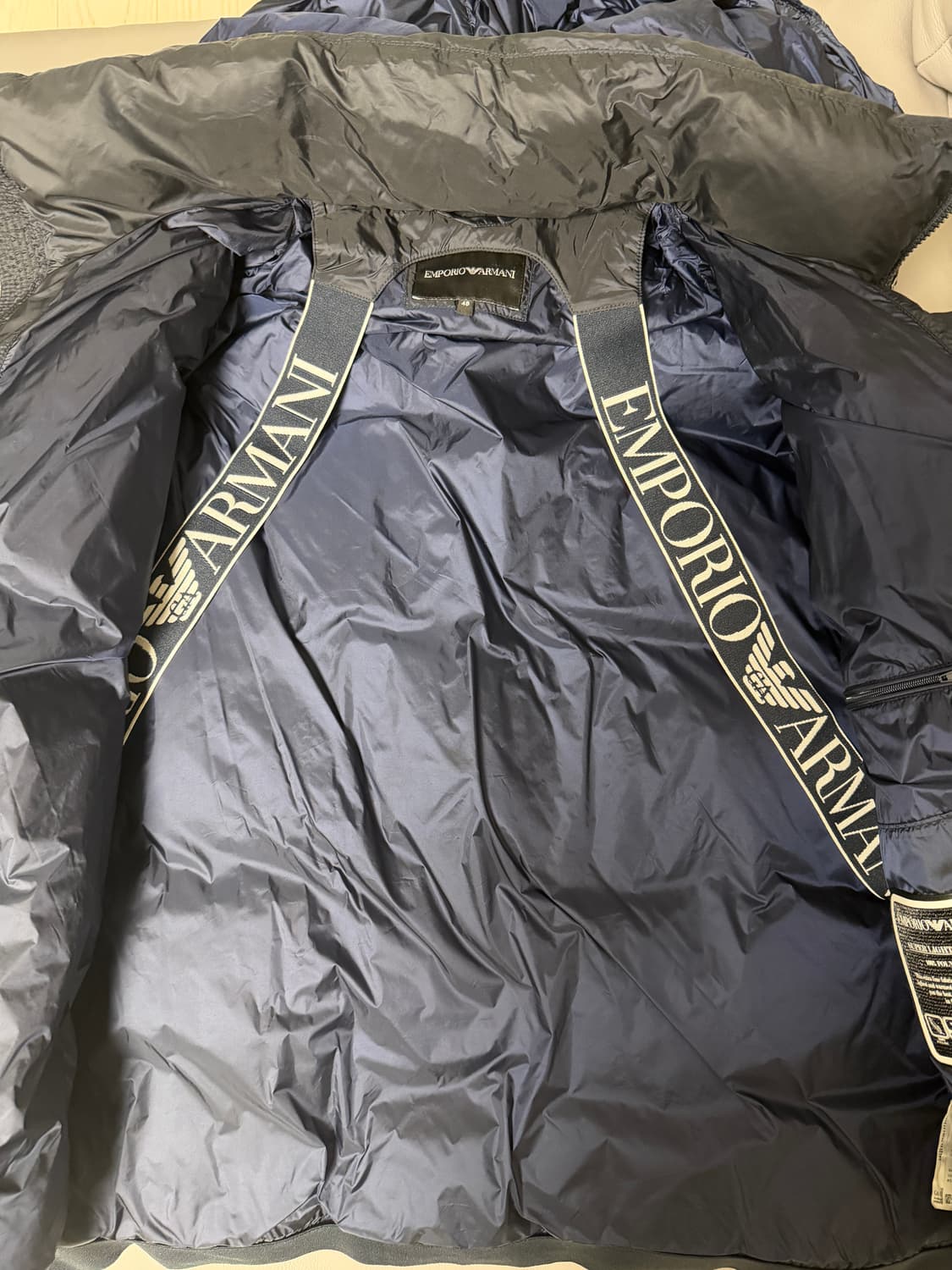 (이번주만 이가격)엠포리오 아르마니 남성 덕다운 숏패딩 상품이미지4