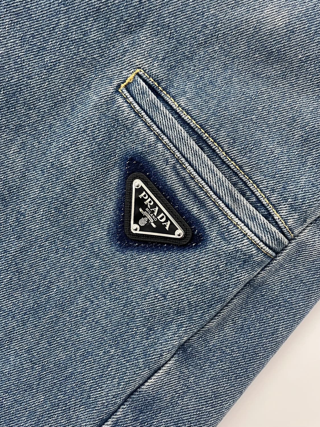 프라다 삼각로고 데님 반바지 [48사이즈][새상품] 상품이미지1