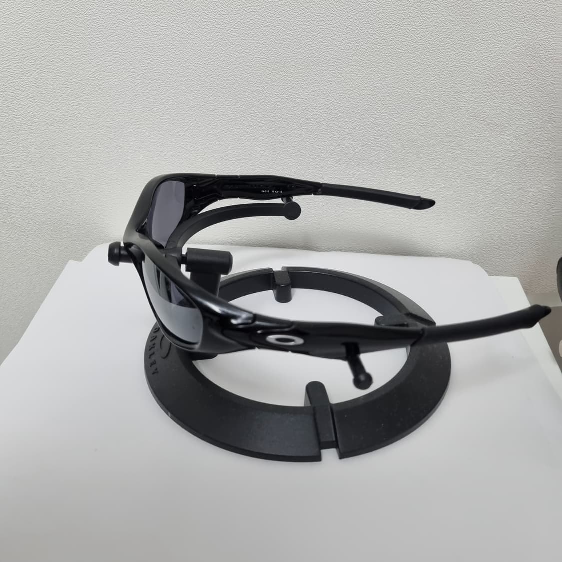 오클리 미뉴트 2.0 유광 블랙 상품이미지1