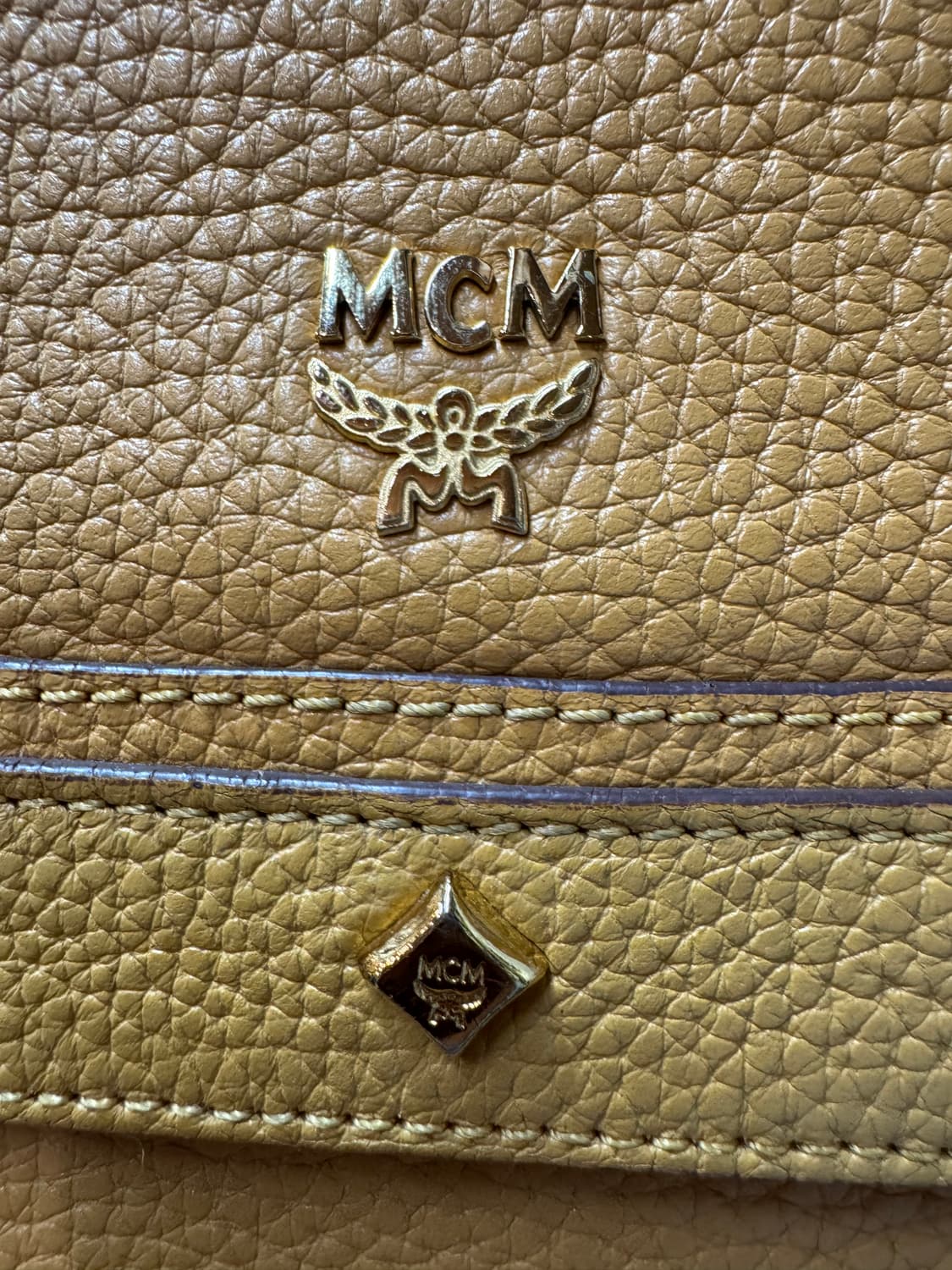 MCM 머스타드 열로우 페블 레더 체인 숄더백 상품이미지3