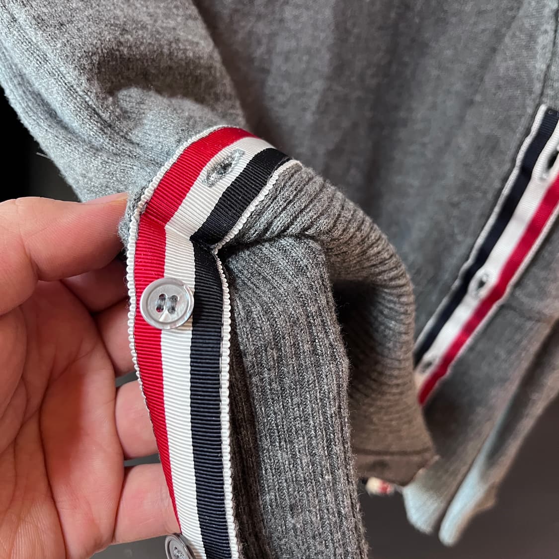 톰 브라운 스코틀랜드 메이드 메리노울 니트 가디건 상품이미지7