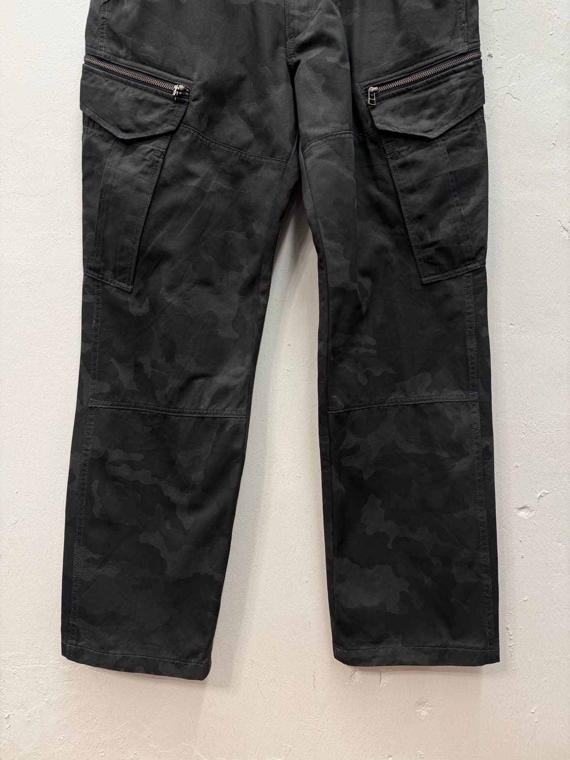 AVIREX Black Camo Tactical Cargo Pants 상품이미지3