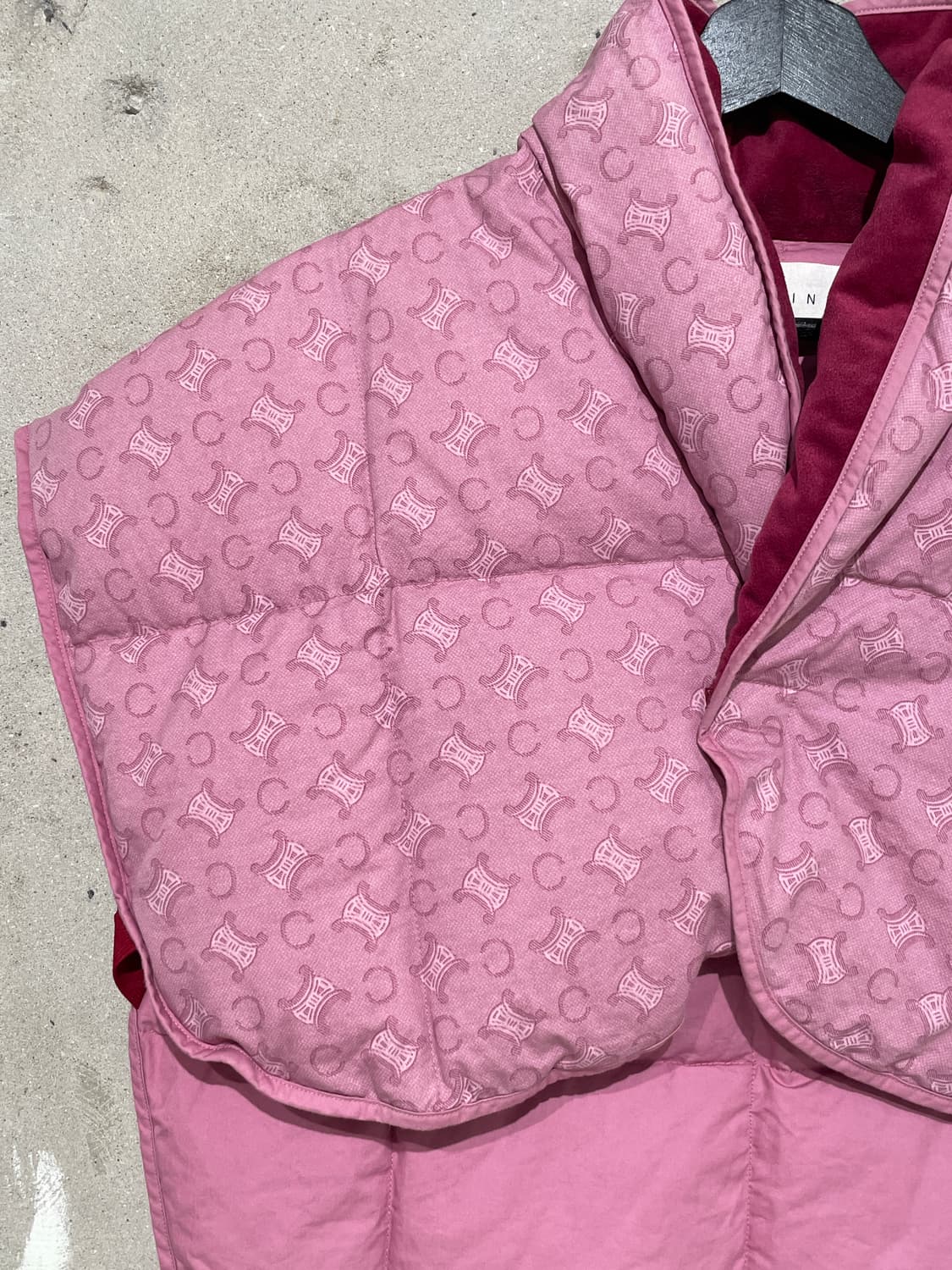 셀린느 핑크 트리옹프 덕 다운 페더 베스트 상품이미지2