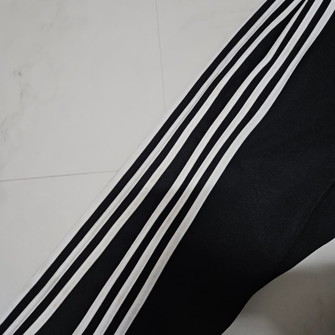 L 아디다스 유로파 트랙팬츠 블랙 화이트 상품이미지3