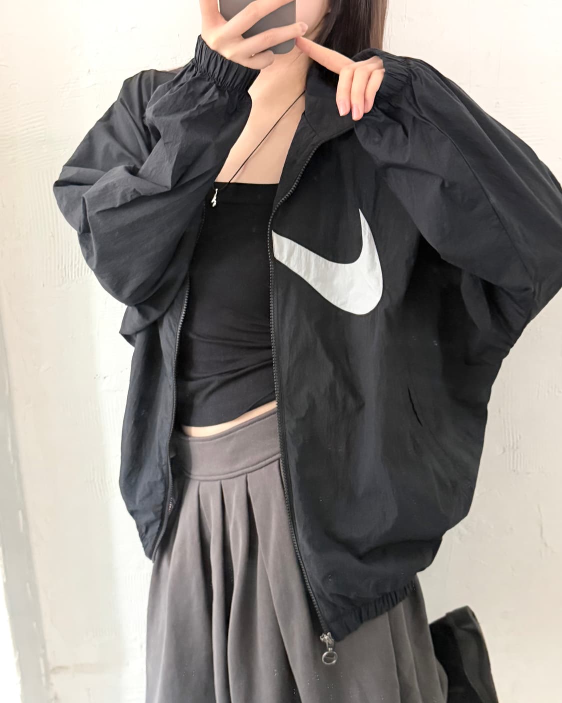 Nike 나이키 미드 스우시 블랙 컬러 우븐 바람막이 자켓 상품이미지2