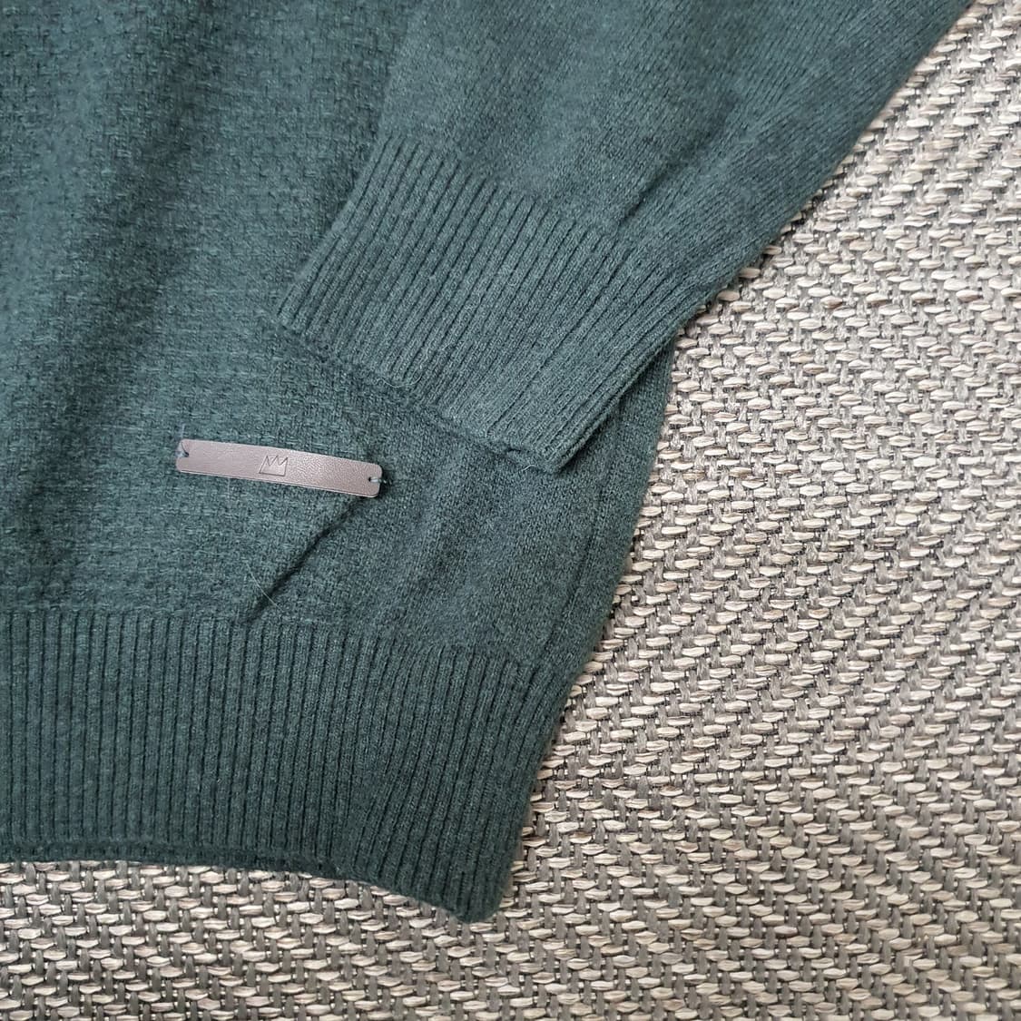 장미쉘바스키아 니트 카라티 남자105 상품이미지4