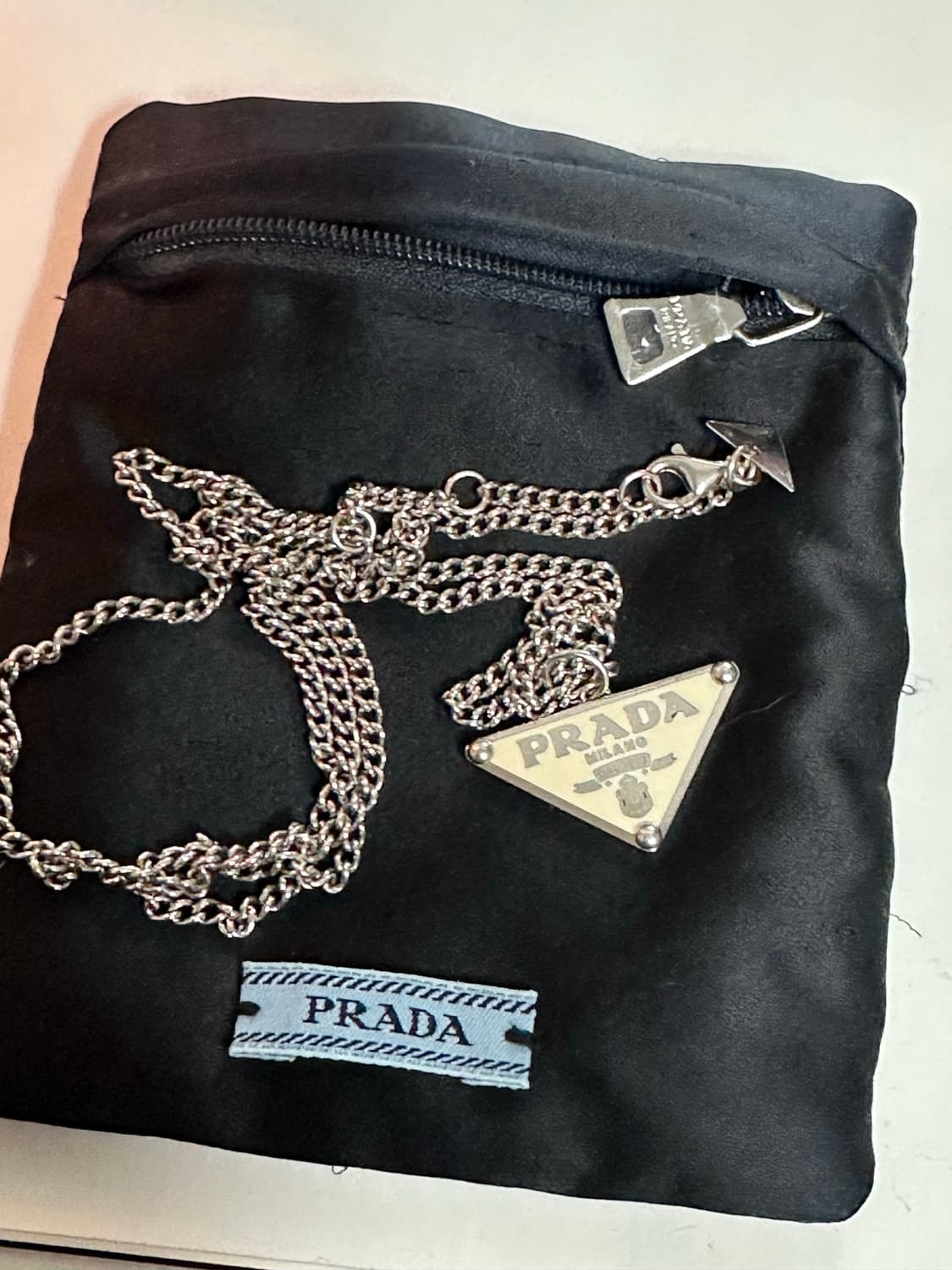 프라다 스말토 삼각 목걸이 상품이미지2