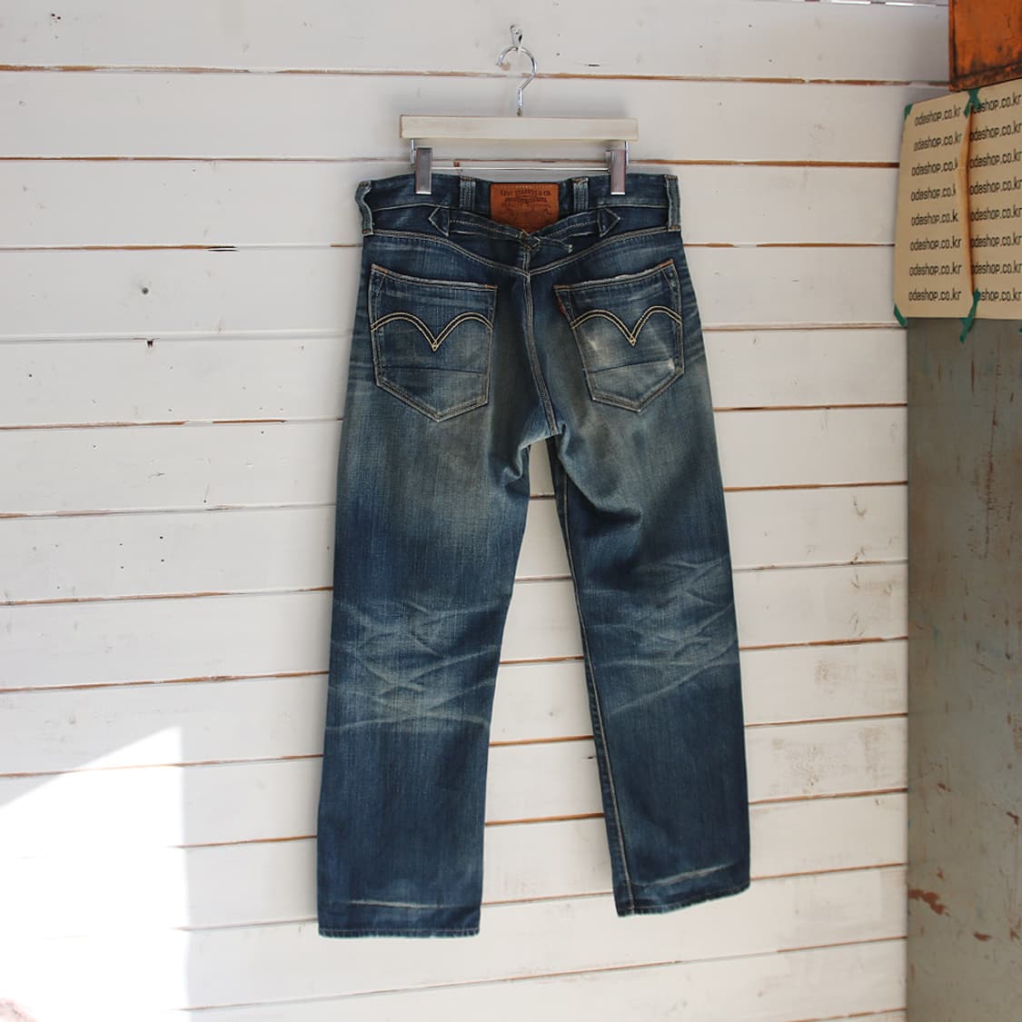 (착용컷) 리바이스 503 신치백 데님 팬츠 (남성용 33.5) 상품이미지2