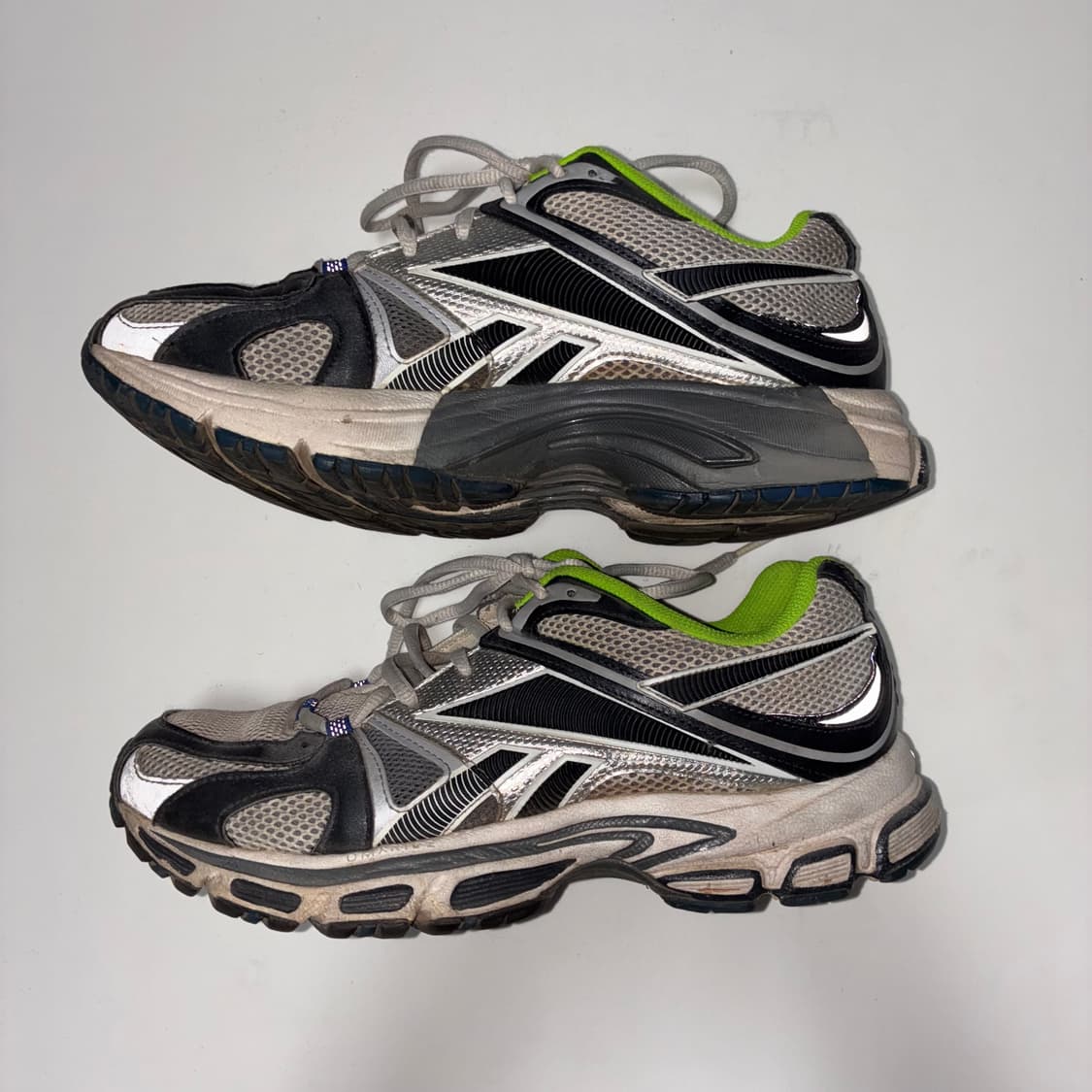 베트멍 리복 스파이크 러너 200 상품이미지3