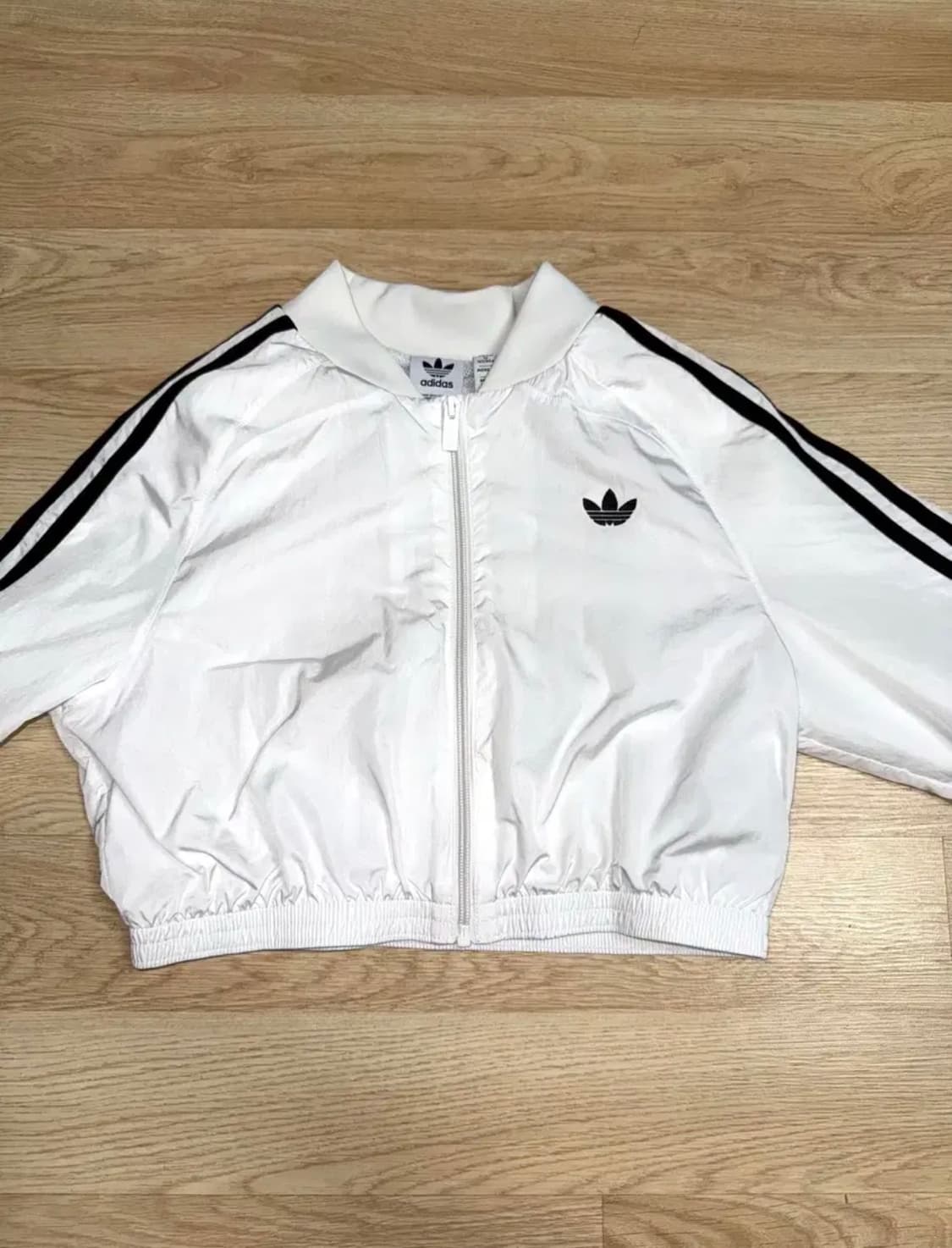 아디다스 크롭 바람막이 상품이미지1