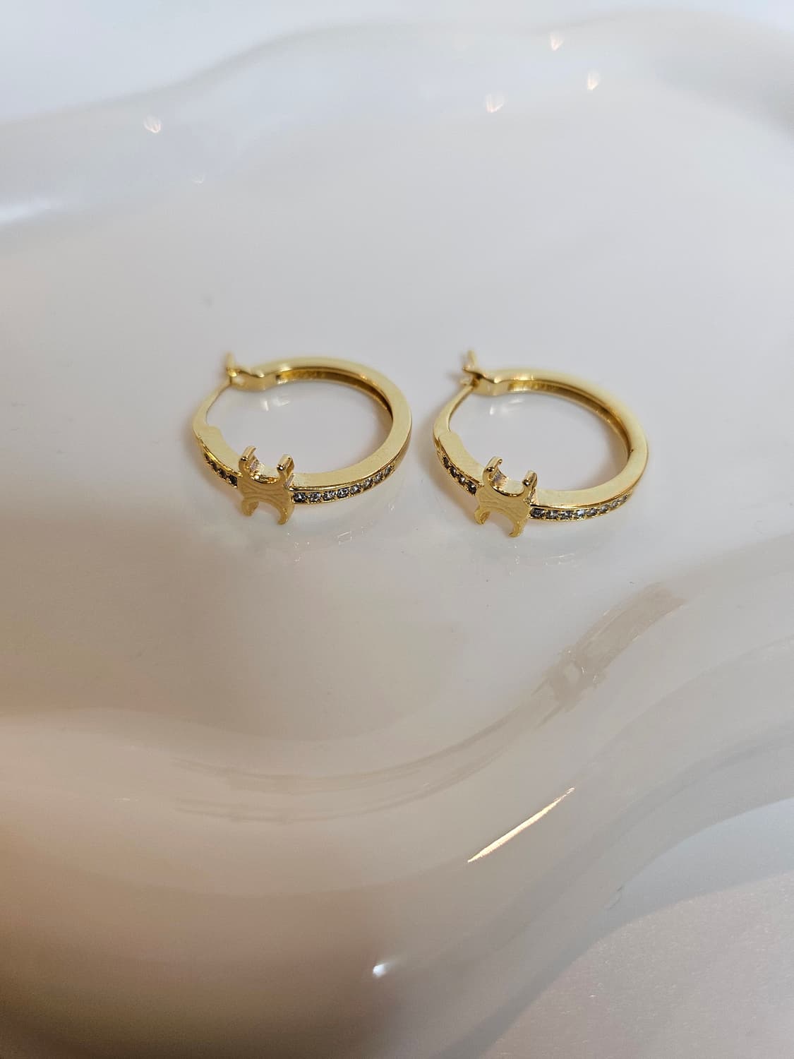 셀린느 라인스톤 트리오페 후프링 귀걸이  금장 상품이미지5