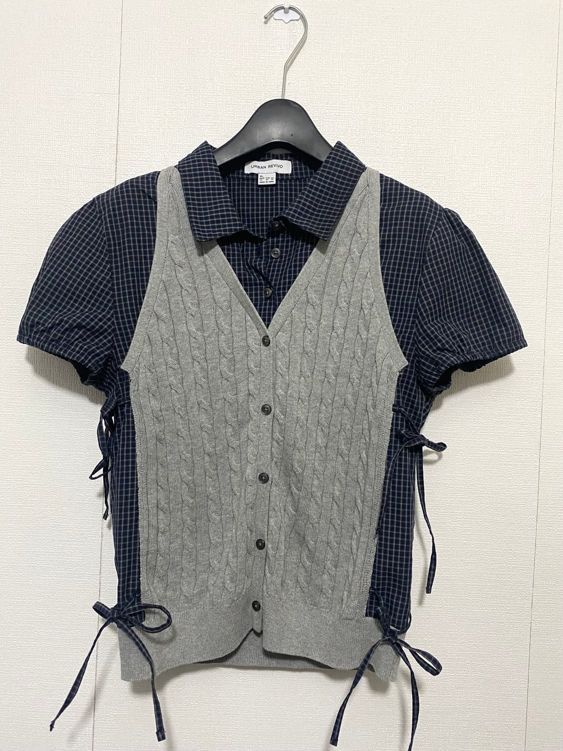 URBAN REVIVO 케이블 니트 일체형 블라우스 상품이미지1