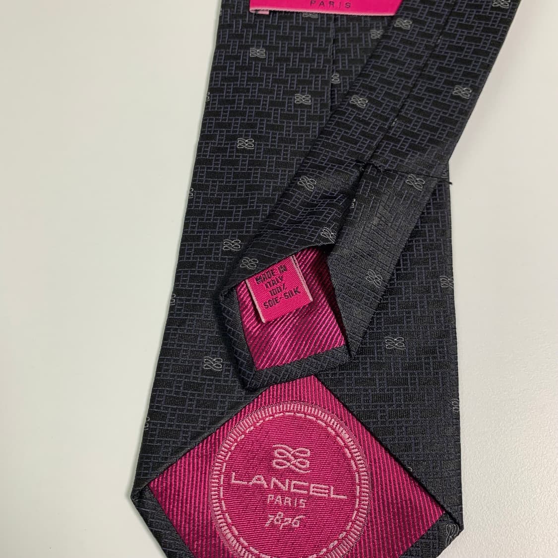 란셀(LANCEL) 블랙컬러 모노그램 명품넥타이 최상급 A+등급 상품이미지7