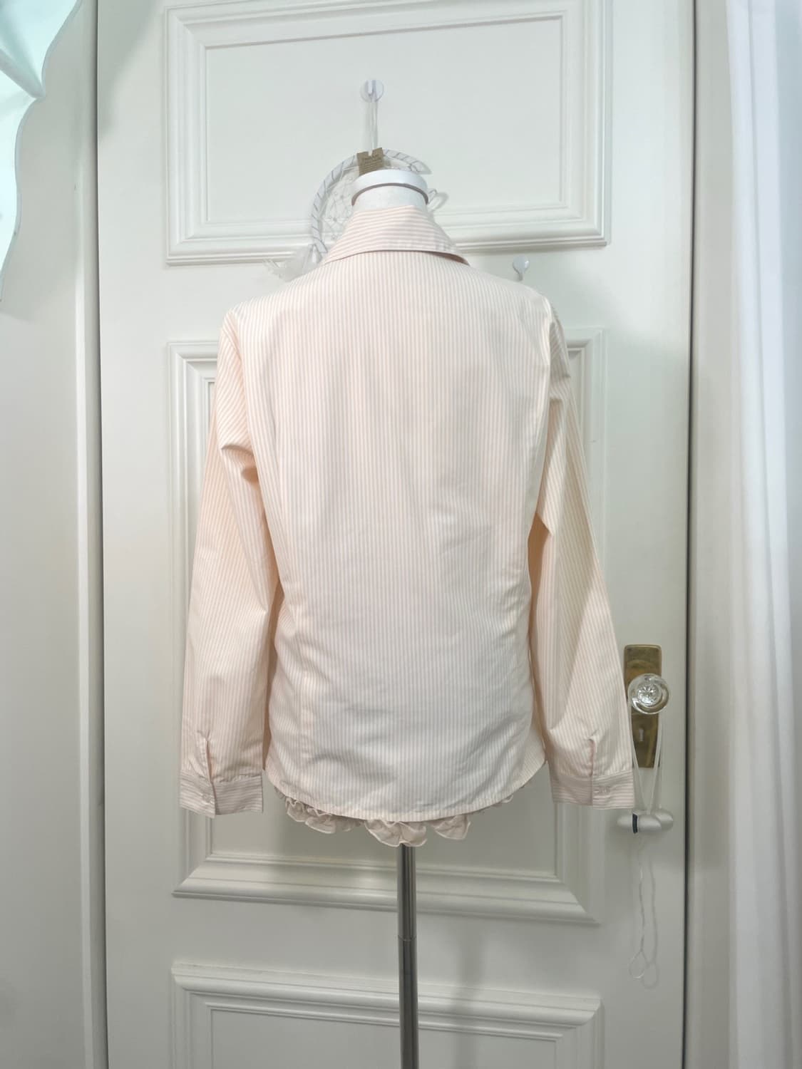white coral stripe ruffle shirt(size-11) 상품이미지3