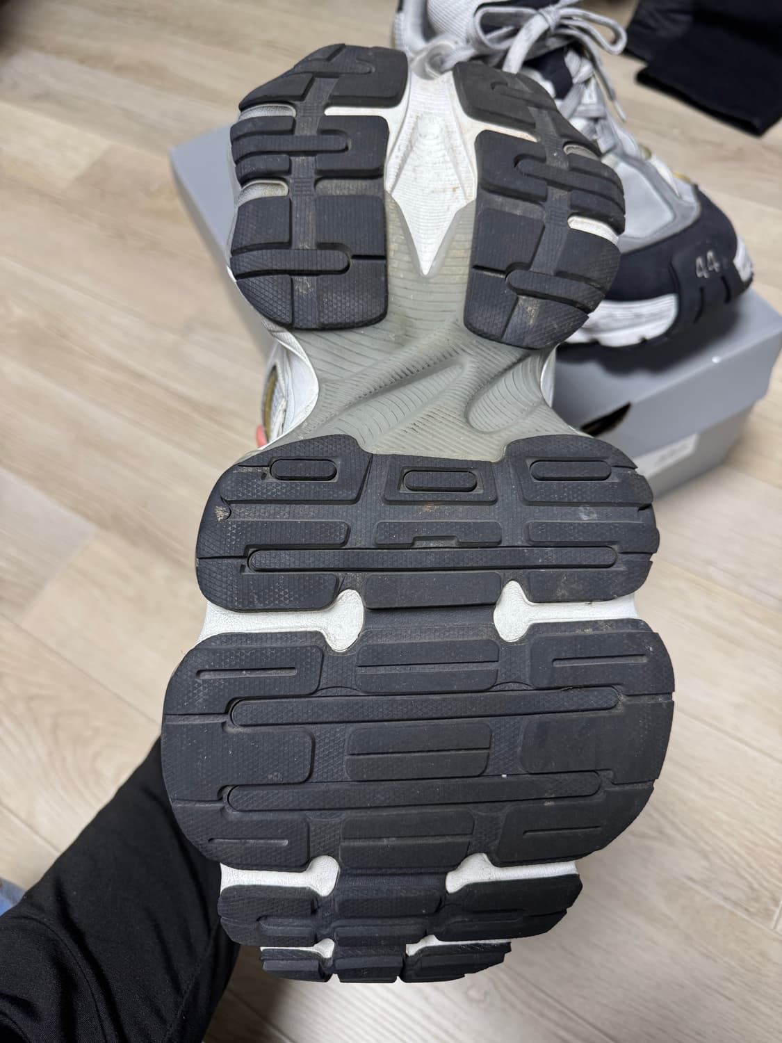 발렌시아가 카고스니커즈 44 상품이미지4