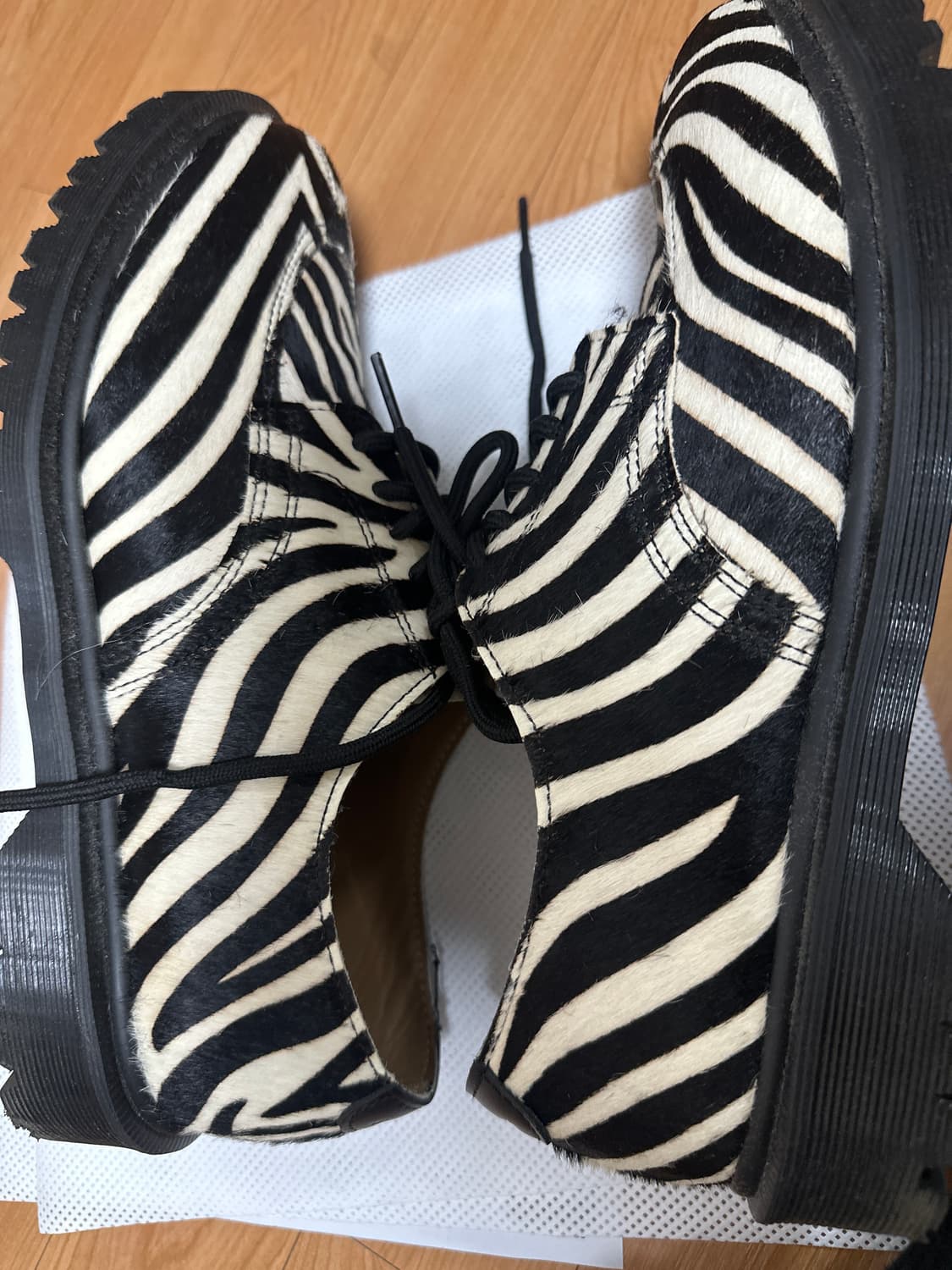 슈프림 닥터마틴 제브라 2046 상품이미지4