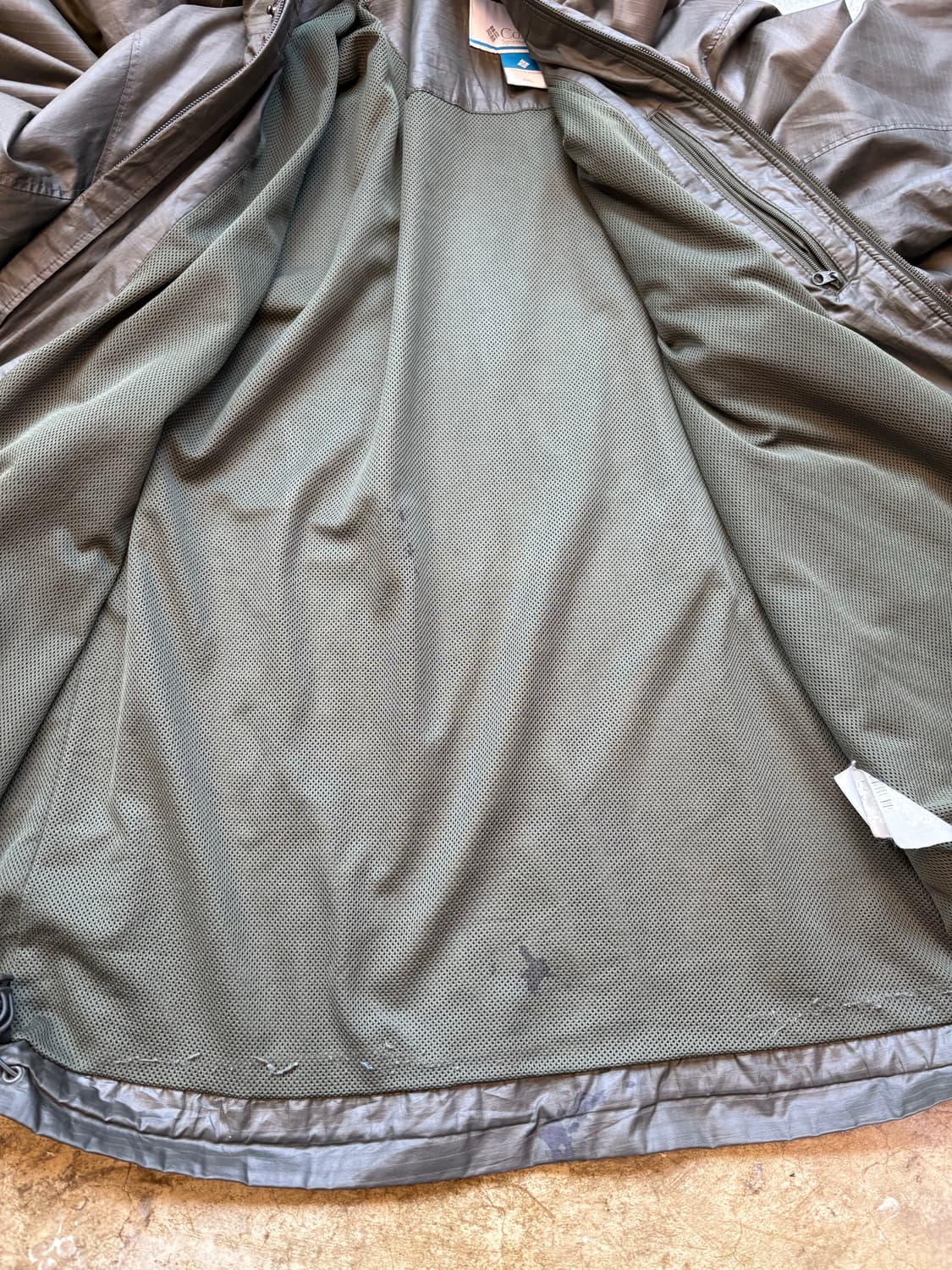 컬럼비아 올리브 나일론 바람막이 재킷 상품이미지3