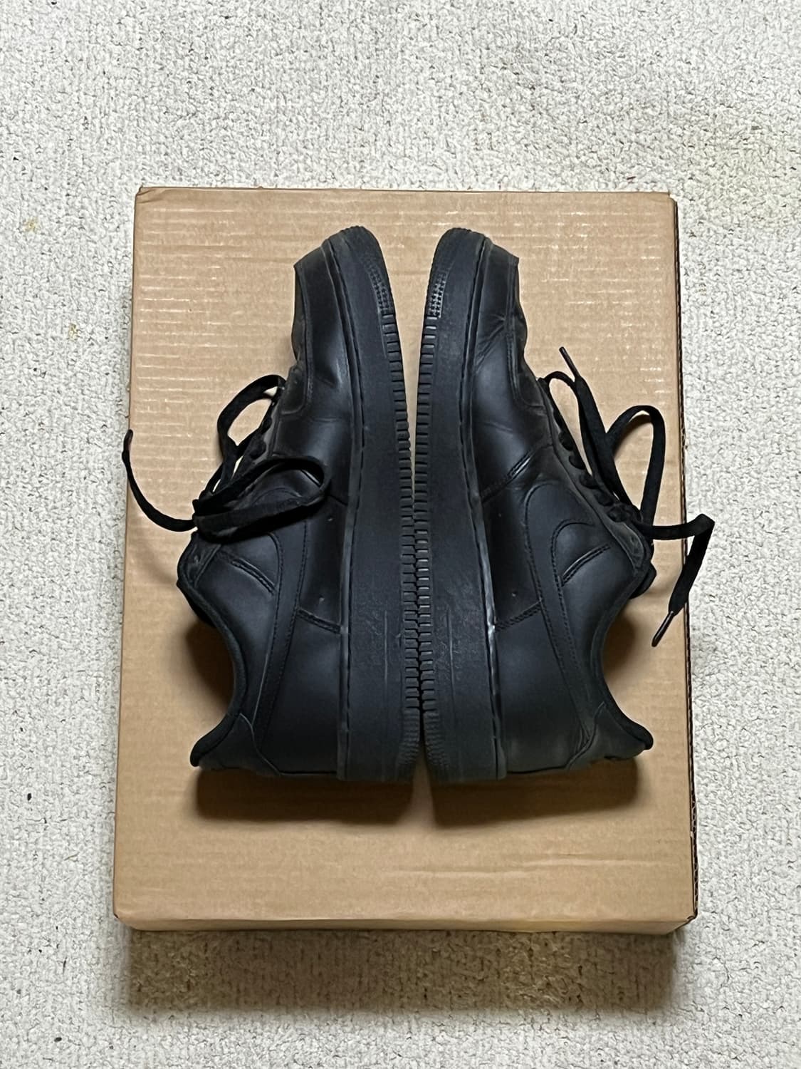 나이키 에어포스 1 '07 로우 트리플 블랙 상품이미지4