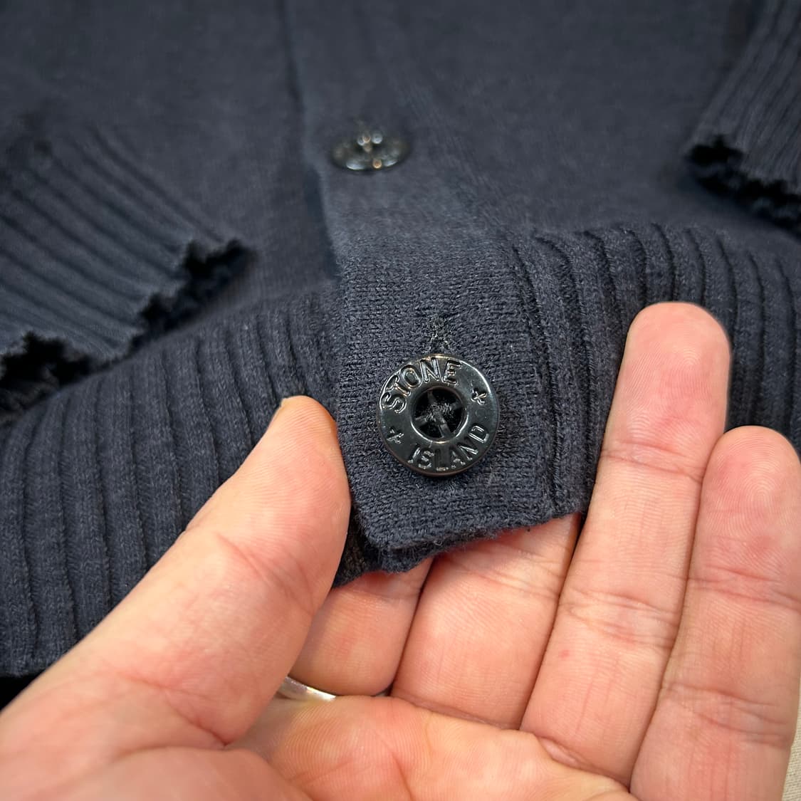 여S) 스톤아일랜드 주니어 블랙 와펜 가디건 정품 상품이미지7