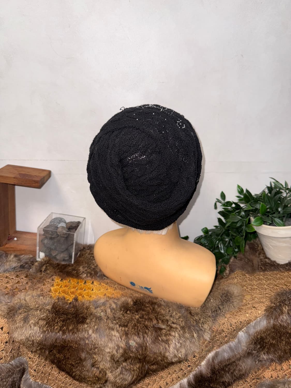 Black cubic flower twist loose knit 비니 상품이미지3