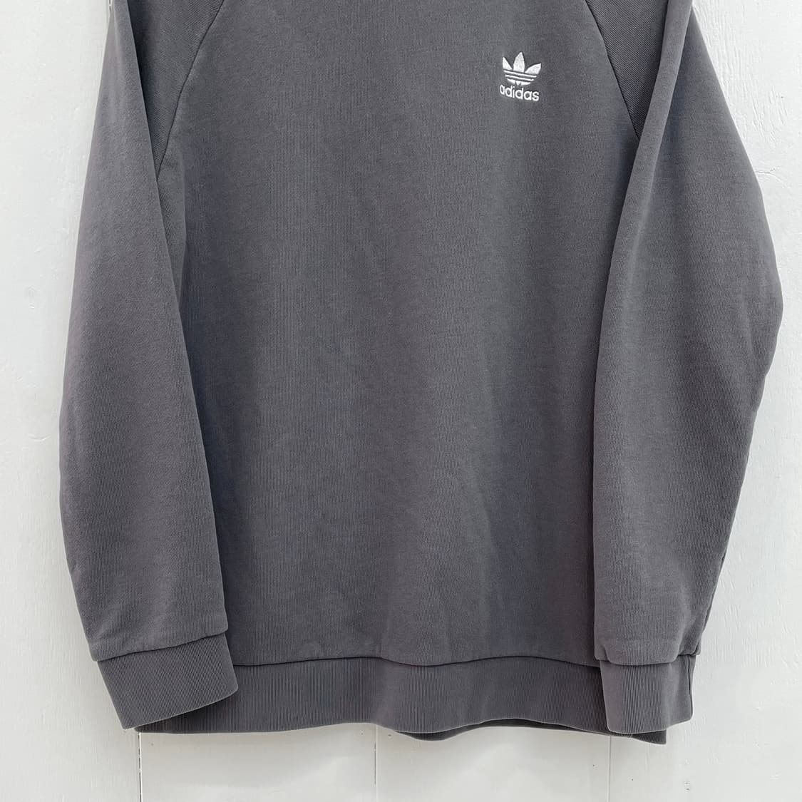 아디다스 오리지널 에센셜 크루넥 맨투맨 상품이미지5