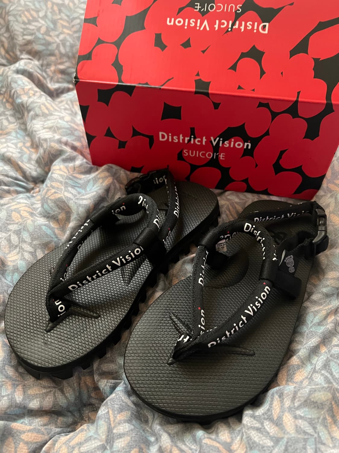 디스트릭트비전 x 수이코크 샌들 슬리퍼 상품이미지1